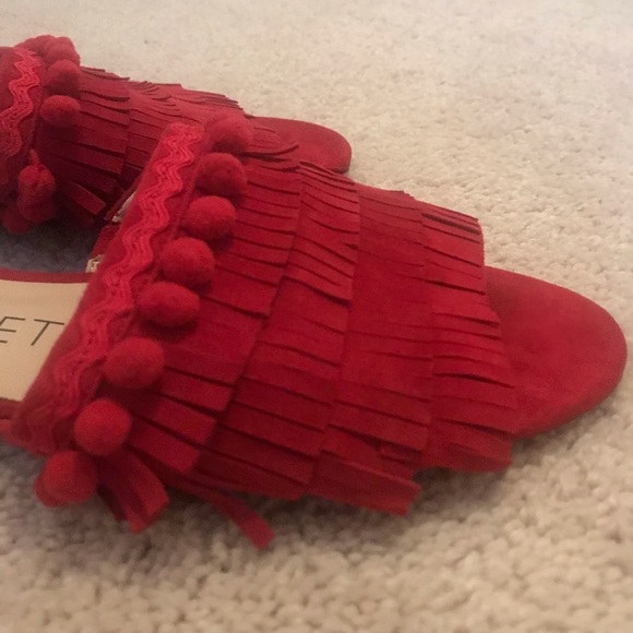 Sole Society fringe sliders - Picture 3 of 3